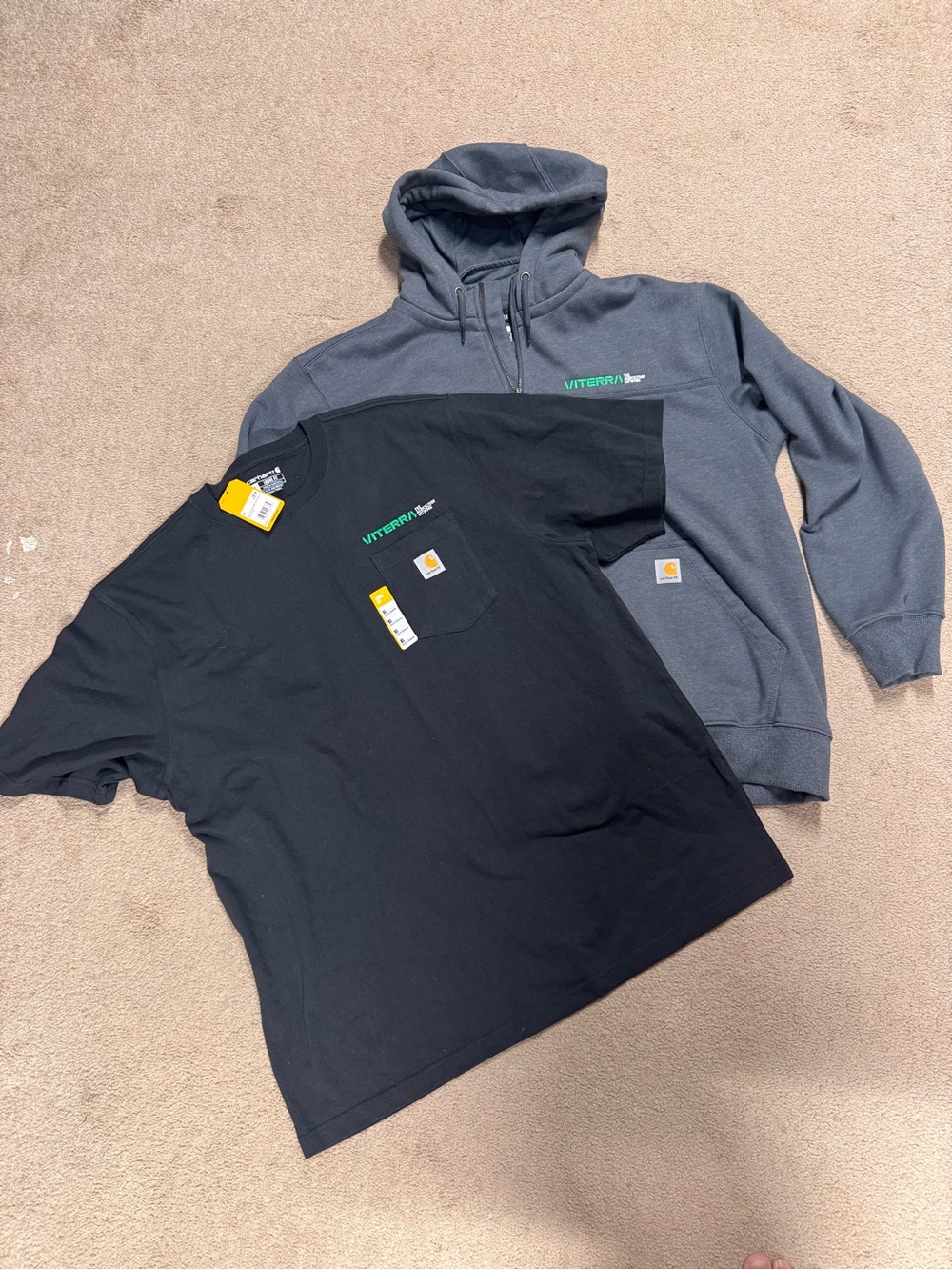 Carhartt Black Pocket Tee and Gray Hoodie raindefender XL